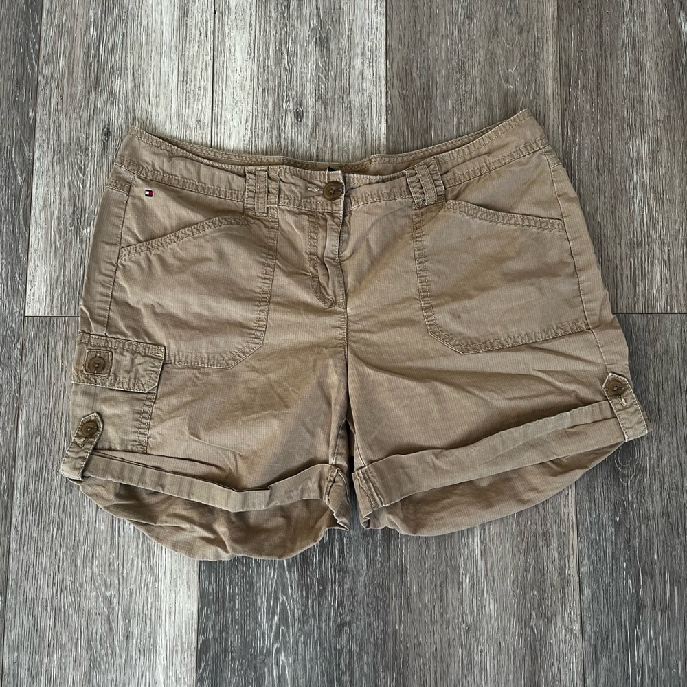 Tommy Hilfiger Tan Cargo Shorts Classic Design